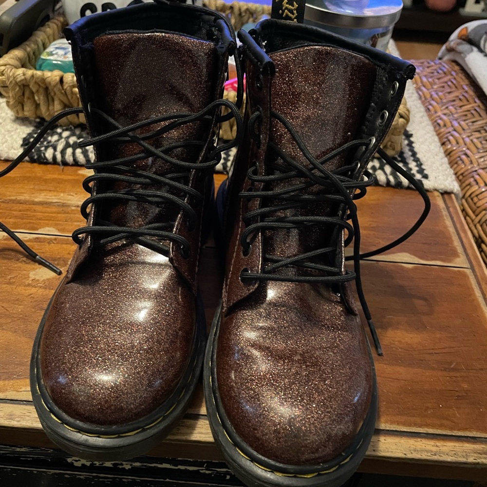 Little girl doc martens glitter boots burgundy brownish color